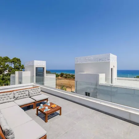 By The Nova Seaview فيلة