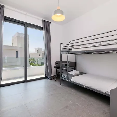 By The Nova Seaview *