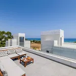 By The Nova Seaview فيلة