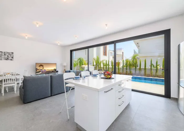 Vila By The Nova Seaview *