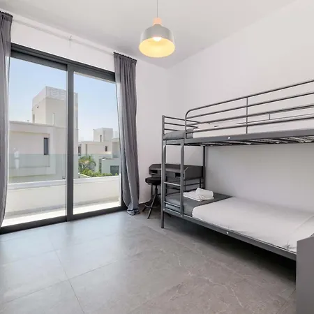 Villa By The Nova Seaview